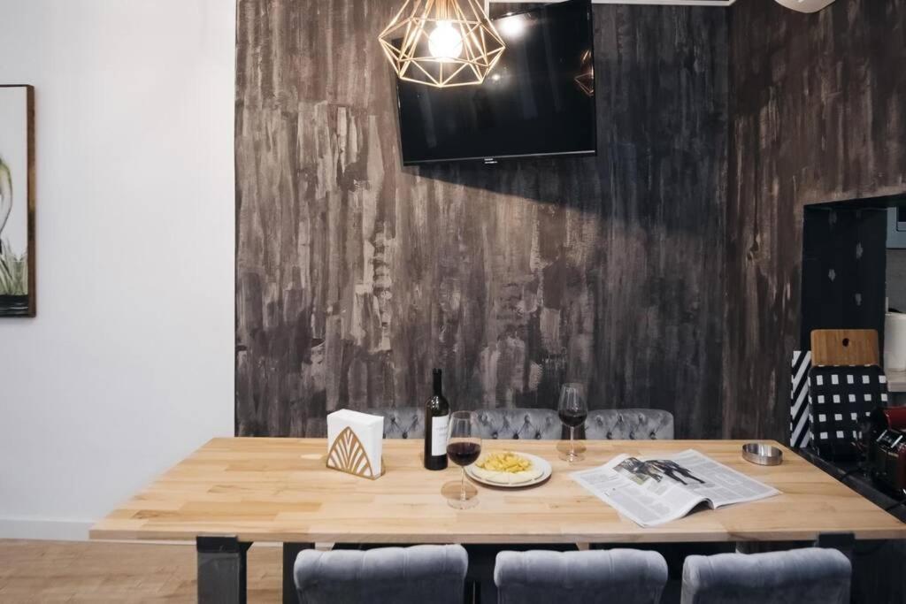 Apartamentos Plaza De Pedro Zerolo III Madrid Exteriér fotografie