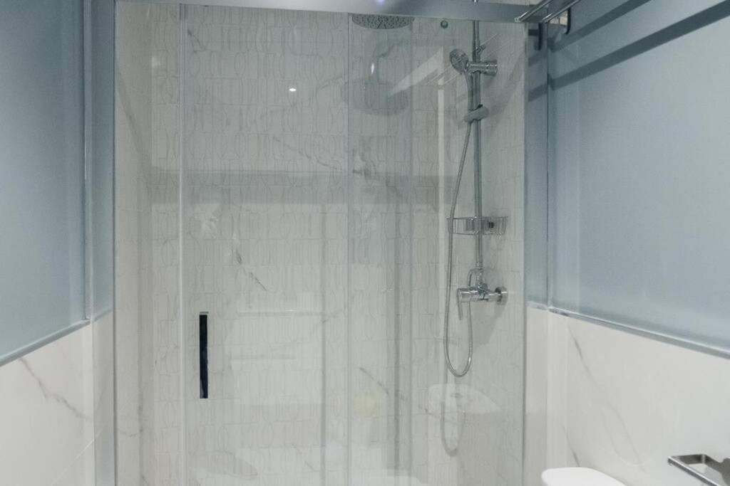 Apartamentos Plaza De Pedro Zerolo III Madrid Exteriér fotografie