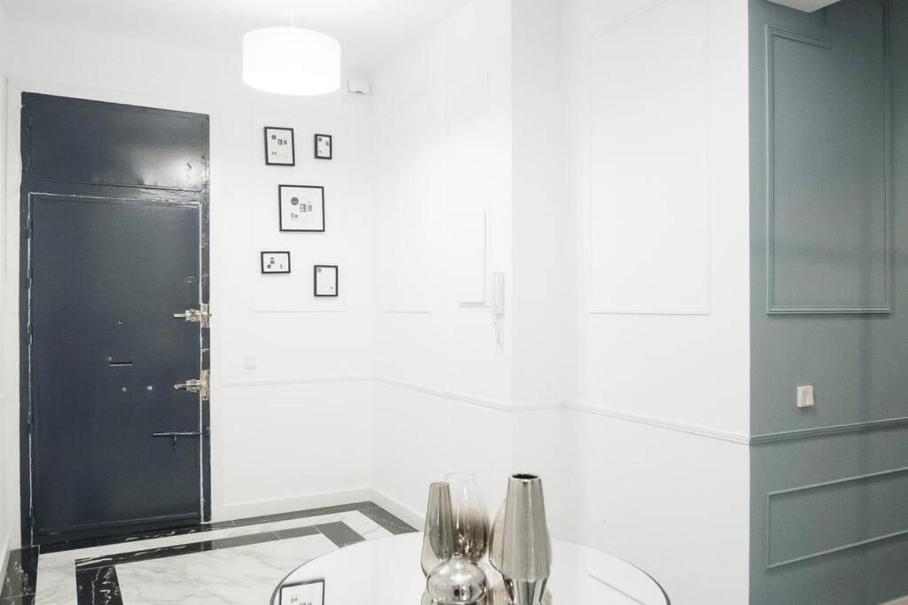 Apartamentos Plaza De Pedro Zerolo III Madrid Exteriér fotografie