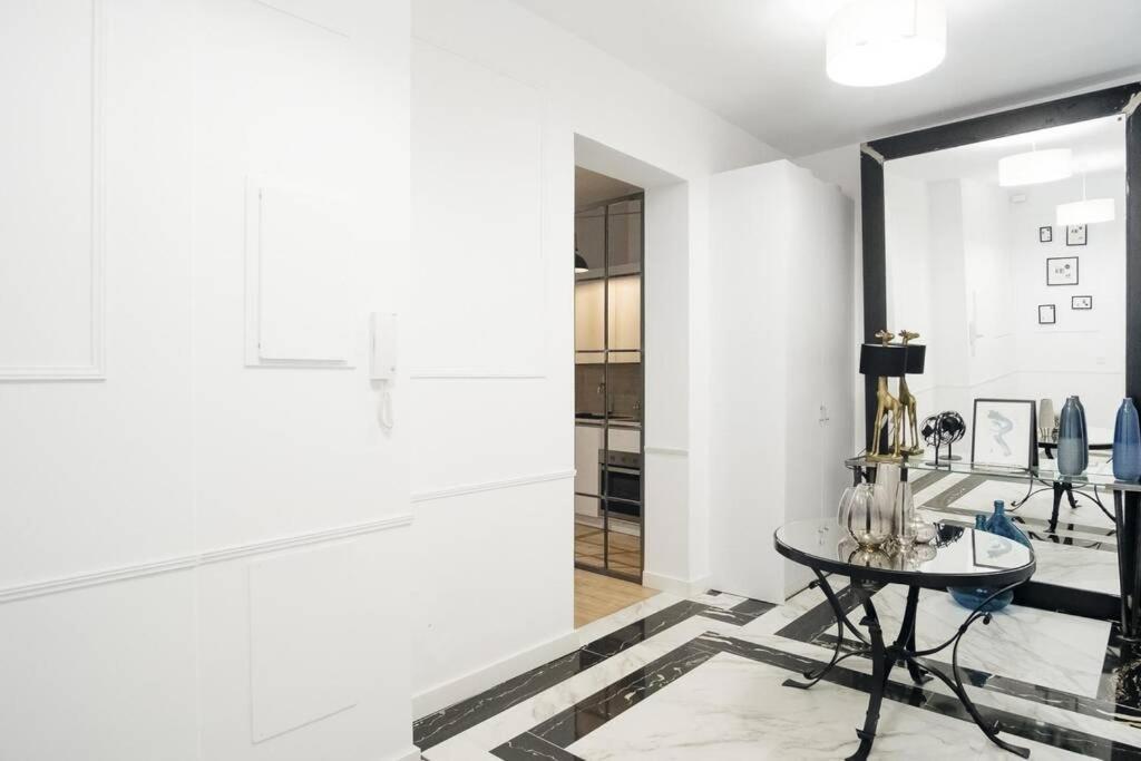 Apartamentos Plaza De Pedro Zerolo III Madrid Exteriér fotografie